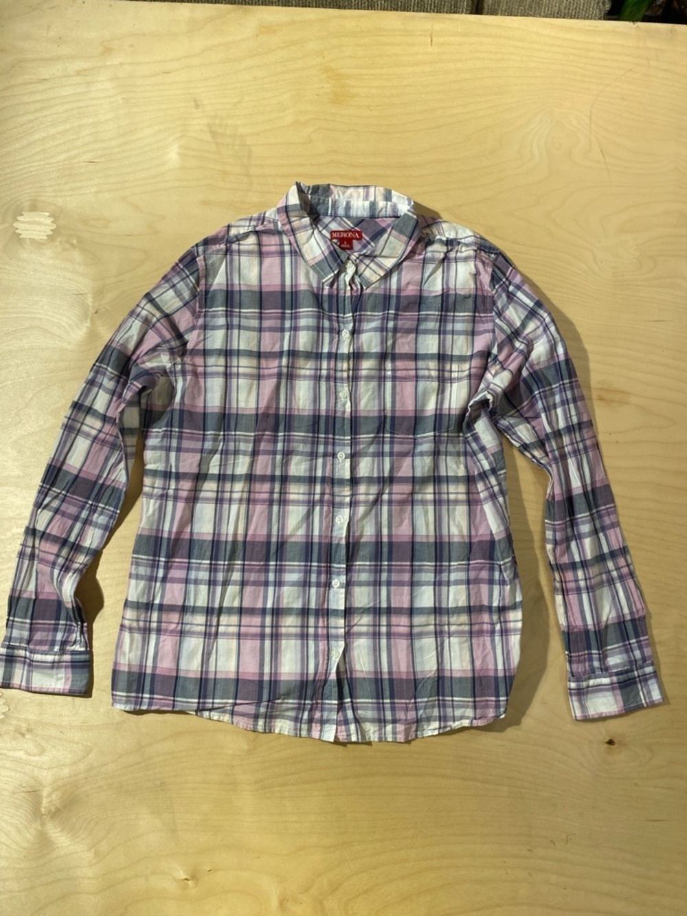 Merona Pink and Gray Plaid Button-Down Shirt Large (QY)